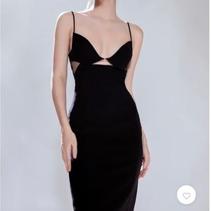 BODY BLACK DRESS FEATURING SWEET-HEART NECKLINE, CUT-OUT DETAILING | FW21D04